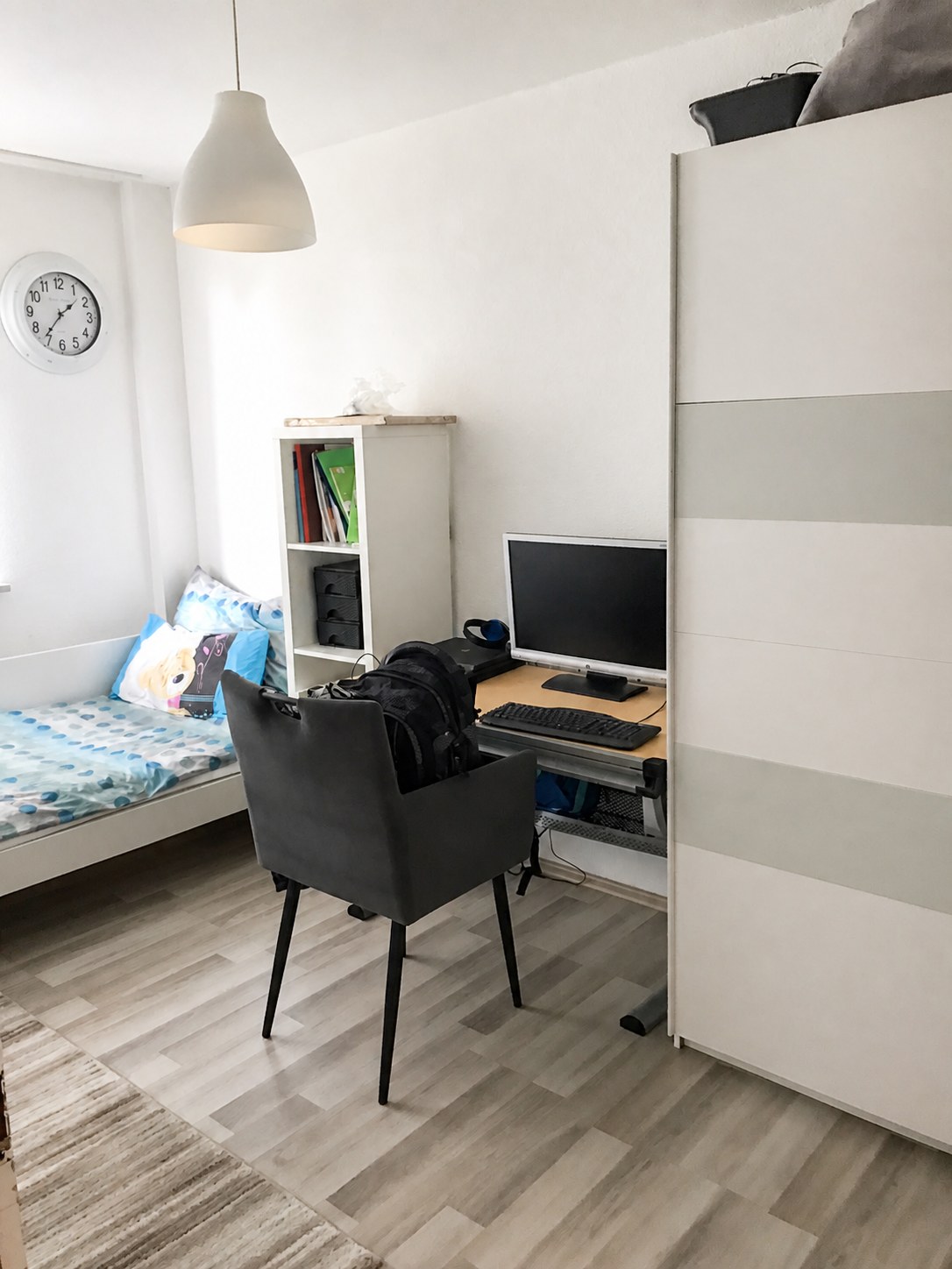 Weiteres Zimmer mit Arbeitsbereich